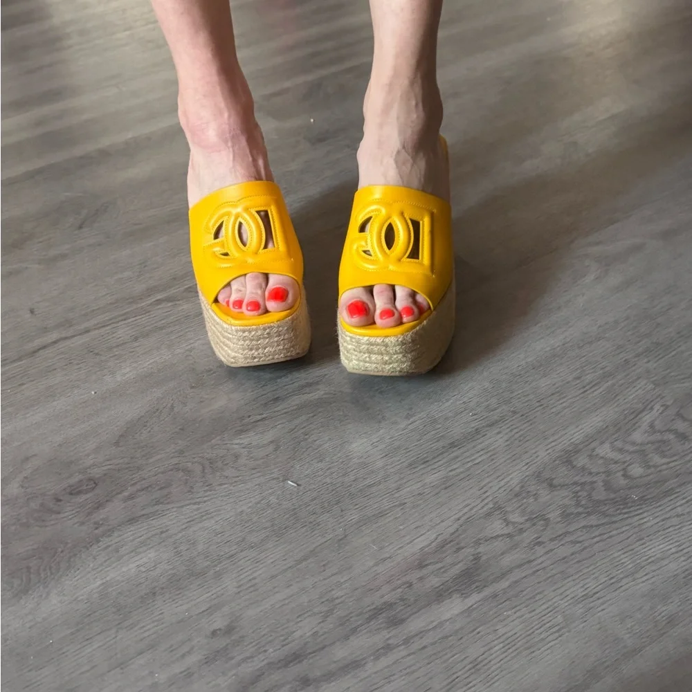 Dolce & Gabbana Yellow Leather Logo Espadrille Wedge Sandals Sz 8,5-9us - Picture 9 of 10